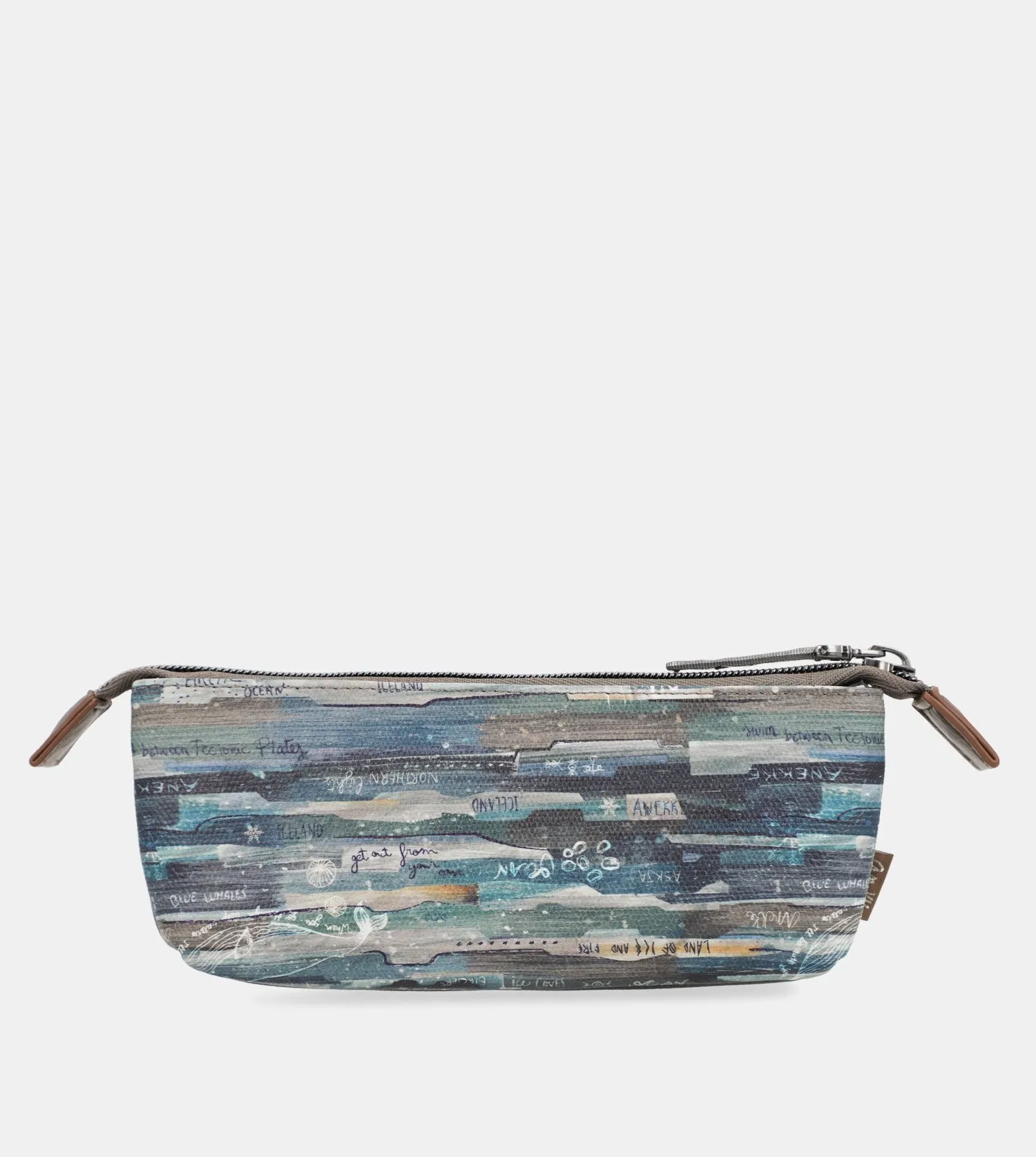 Iceland pencil case with a zip closure