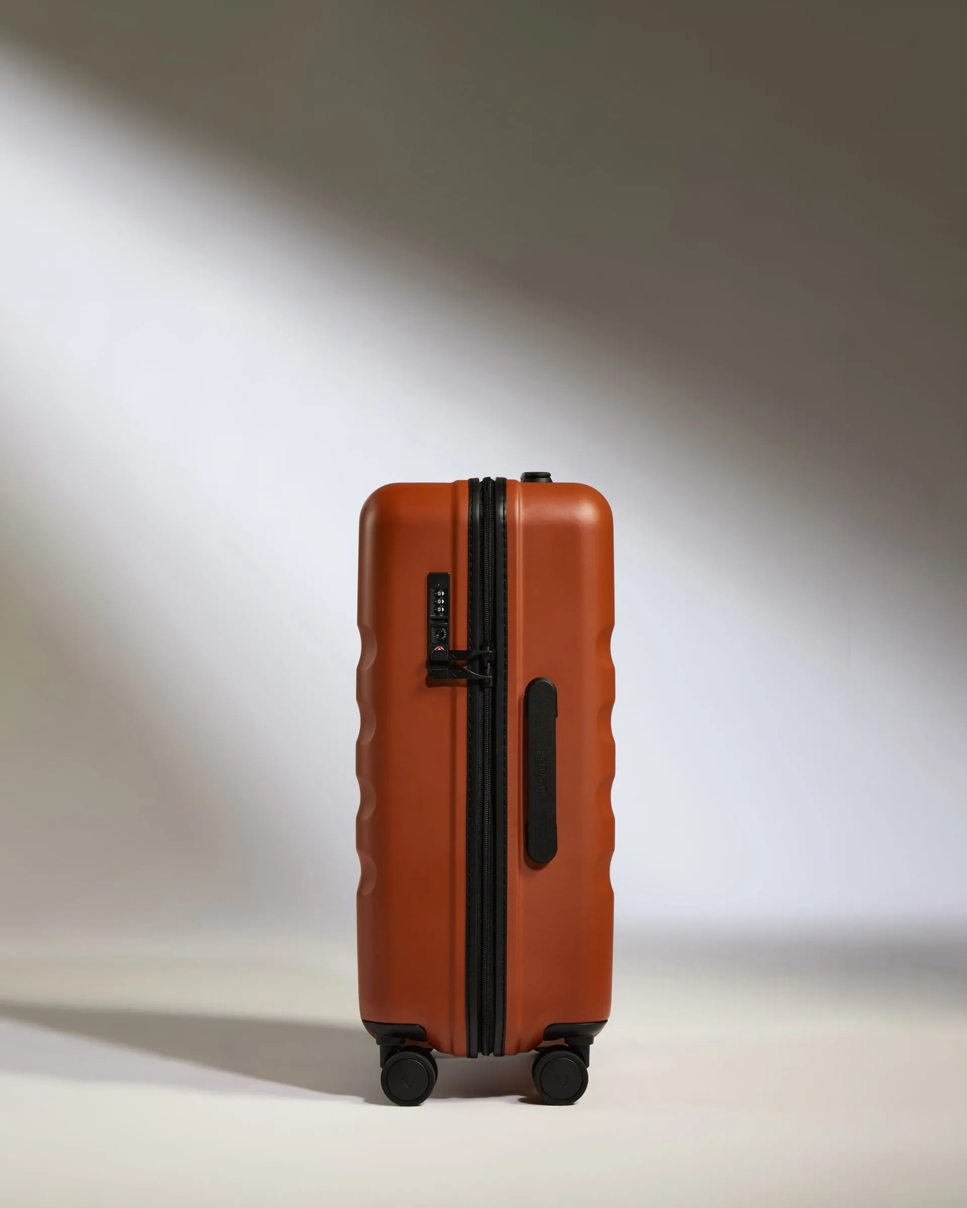 Large Cabin Suitcase in Maple Red - Icon Stripe