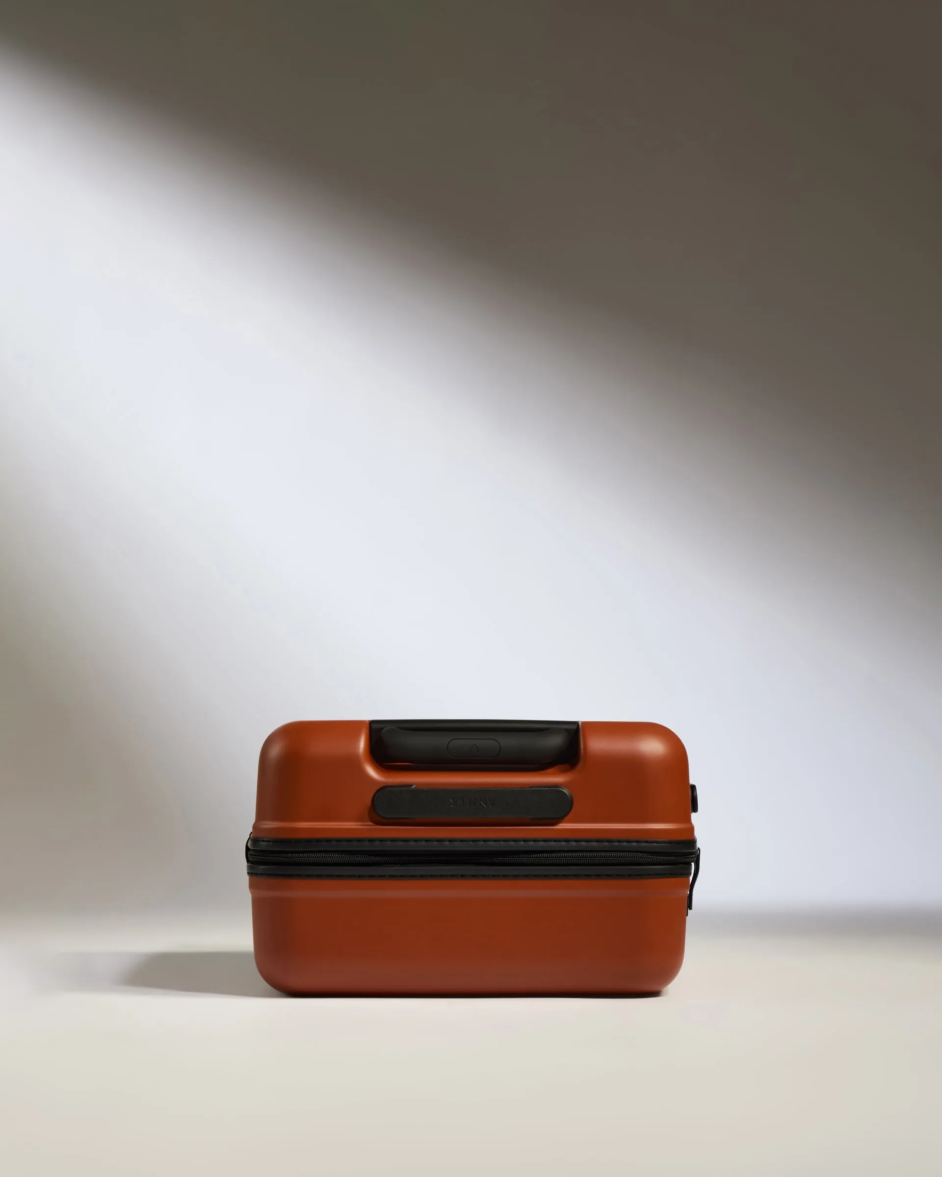 Large Cabin Suitcase in Maple Red - Icon Stripe